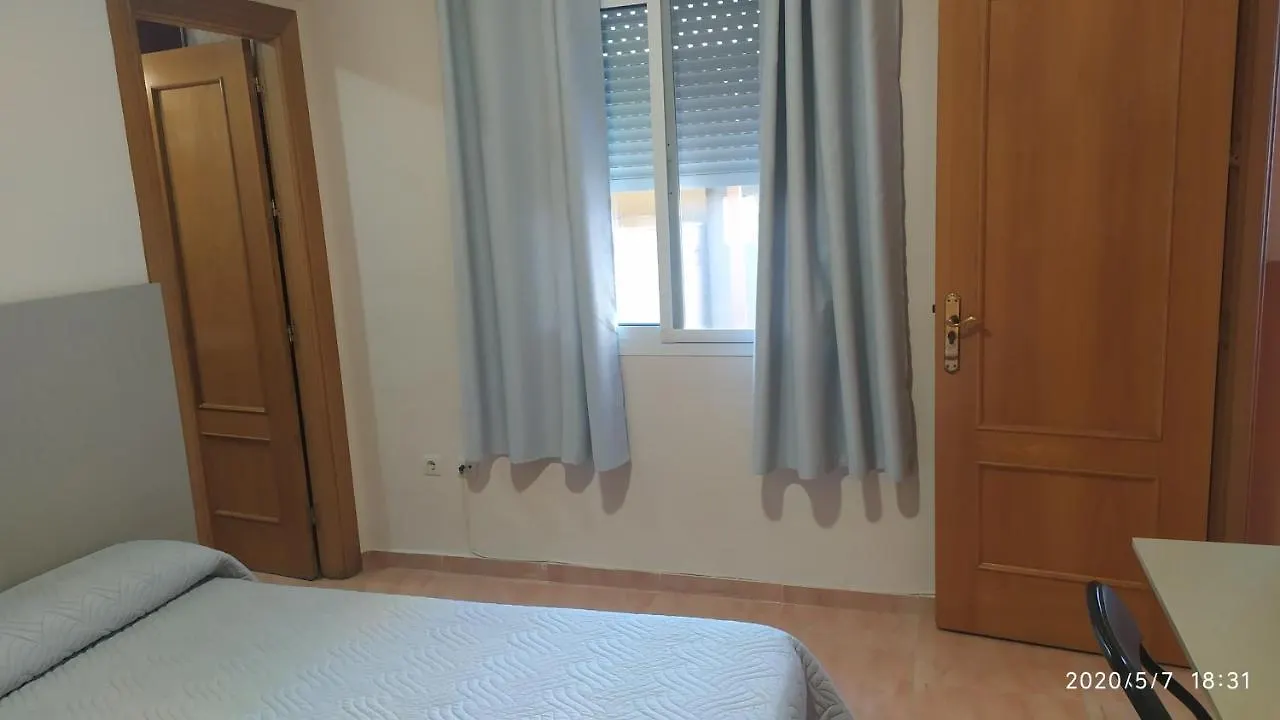 Las Rosas Málaga 0*,